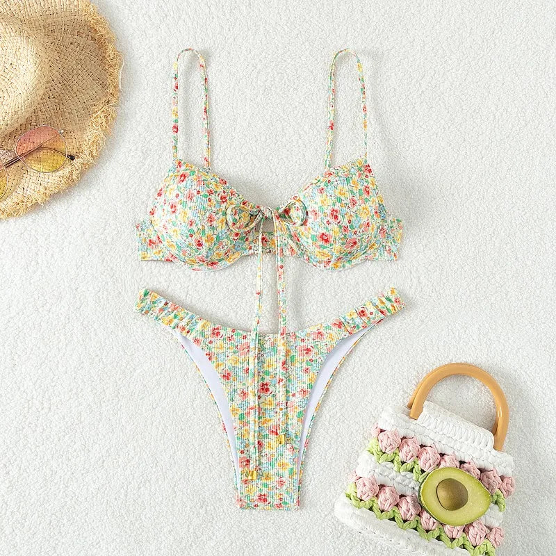 Bikini Floral Riviera | Diseño Triangular con Aros Dorados